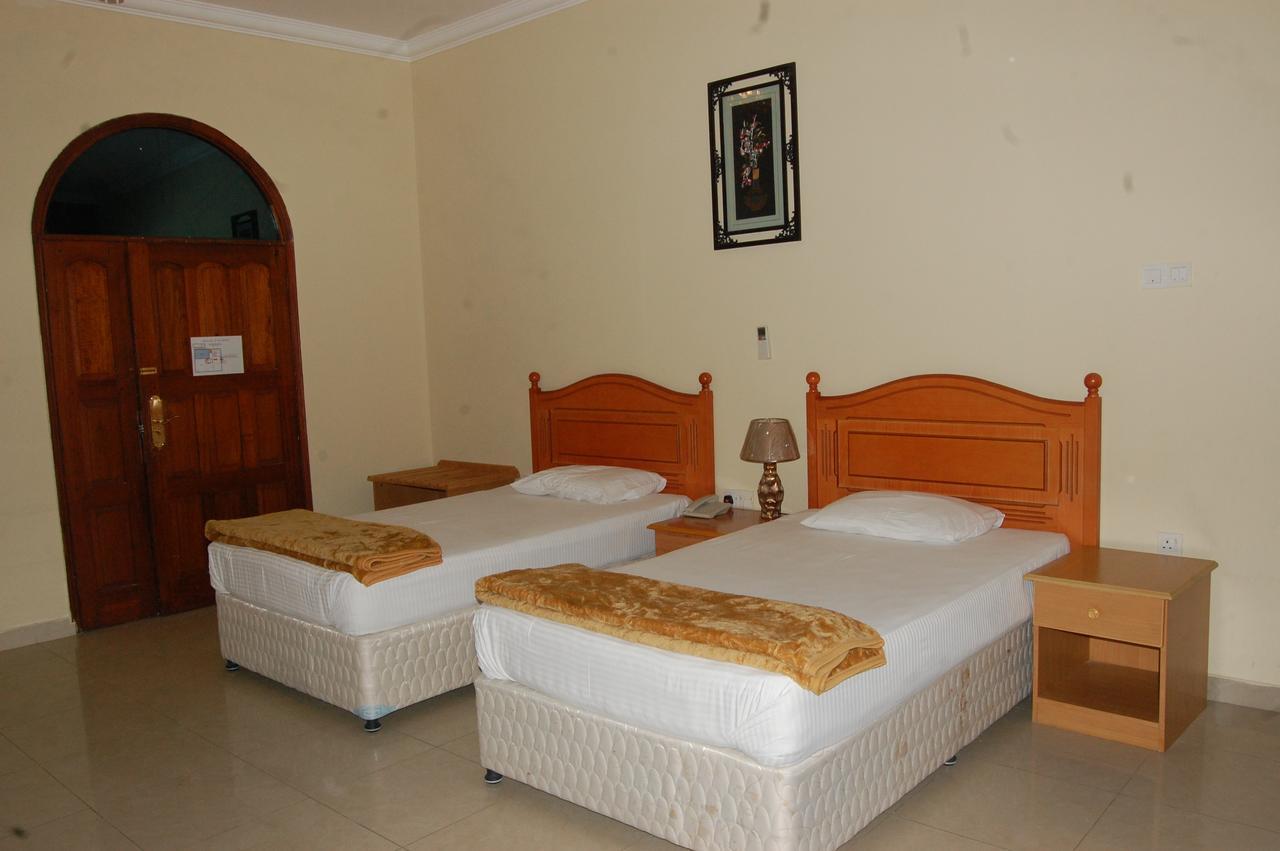 Al Amwaj Hotel Шарджа Экстерьер фото