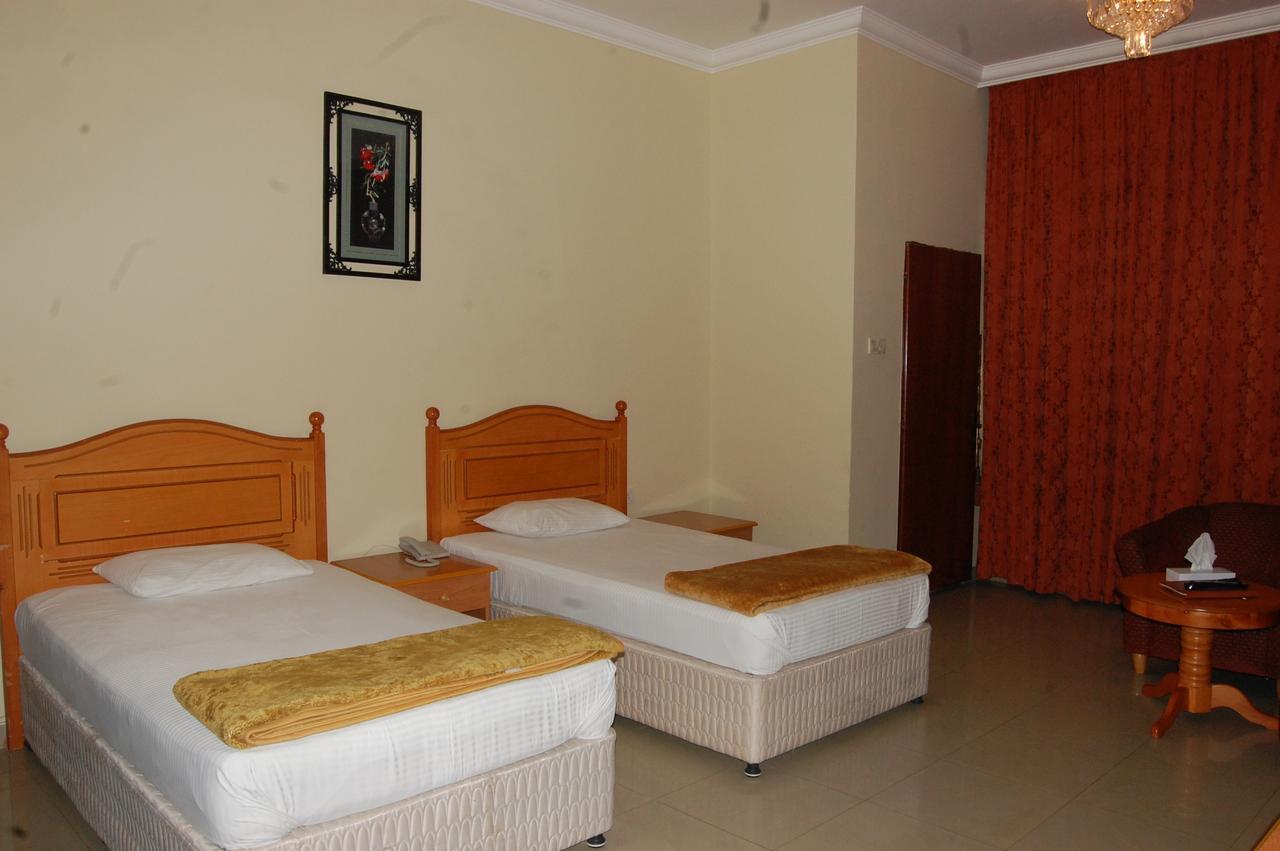 Al Amwaj Hotel Шарджа Экстерьер фото
